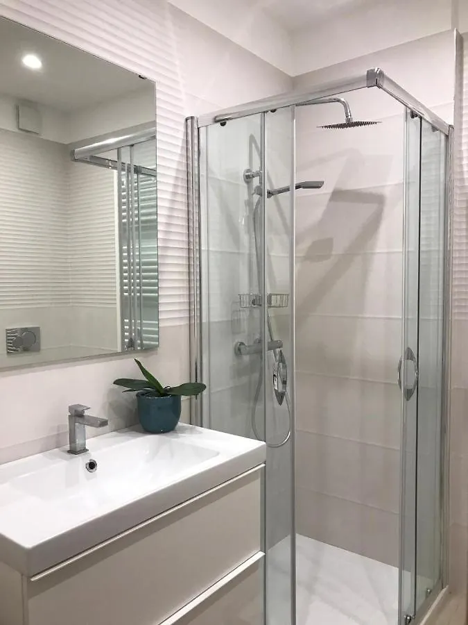Central Modern Studio Bari Apartment Italia